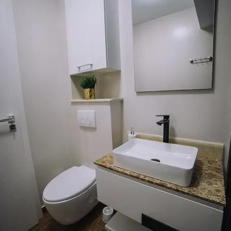 Sofia - Endless Summer Mamaia Nord