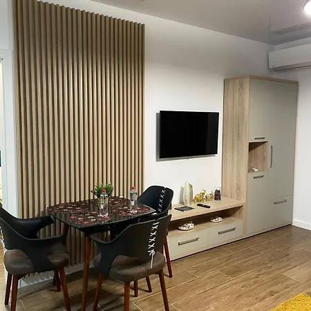 Sofia - Endless Summer Mamaia Nord